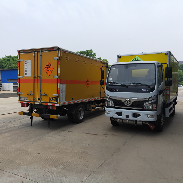 東風(fēng)4噸爆破器材運(yùn)輸車