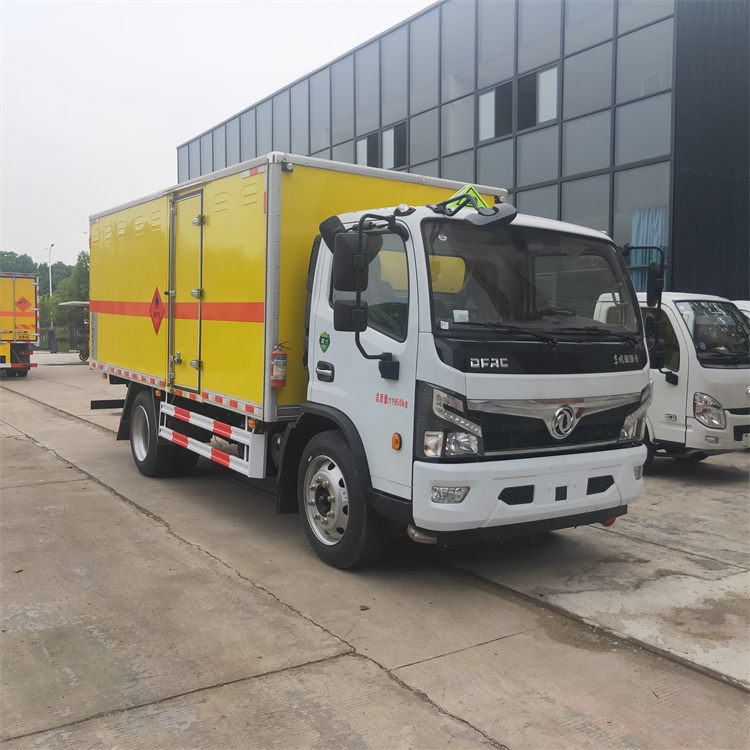 東風(fēng)福瑞卡7噸爆破器材運(yùn)輸車